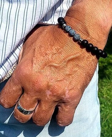 Браслет чоловічий 9 O'Clock Perlenarmband з оніксу 8 мм, чорний. Чоловіча біжутерія ручної роботи, еластичний браслет з натурального каменю, Німеччина. Подарунок для чоловіка.