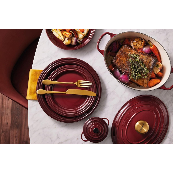 Чавунна овальна каструля Le Creuset Signature з кришкою, 27 см, 4,1 л, для всіх типів плит та індукції, колір Garnet (бордовий), 4,43 кг