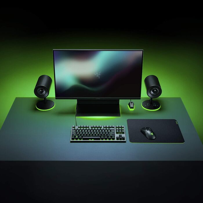 Ігровий килимок для миші Razer Gigantus V2 Medium, текстурований мікротканинний кидок, протиковзаюча гумова основа, чорний (450 x 400 x 3 мм)