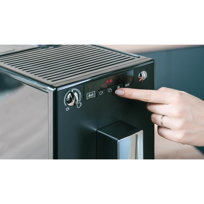 Melitta Solo - Fully Automatic Coffee Machine with Adjustable Spout, Small Coffee Machine with Removable Water Tank, suitable for e.g. Espresso or Café Crème, matte black Matte Black Single