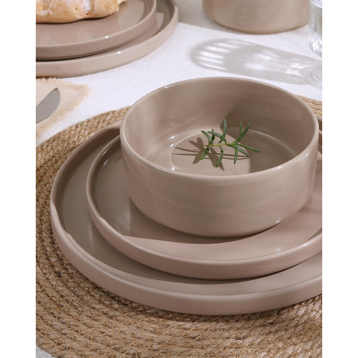 Набір посуду Nebula для 6 осіб, 18 предметів: тарілки та миски, керамічний набір Sprekel, сервіз, безпечний для мікрохвильової печі та посудомийної машини, колір кориця, 18 предметів