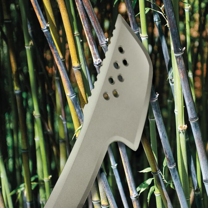 Мачете-сокира Fiskars з нейлоновим чохлом, 46 см, загартована сталь, чорний/помаранчевий, 1051236
