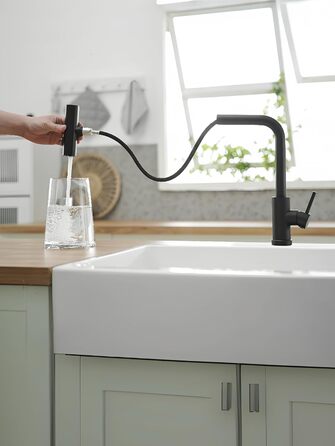 Чорний кухонний змішувач водопровідний з висувною лійкою та душем, 360° обертання, одноlever, матовий чорний