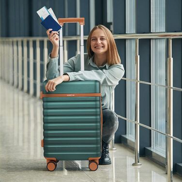 Набір валіз UKEIN 3 шт. з PC корпусом, міцний дорожній набір, ручна поклажа з TSA замком, 4 спіннер колеса, рюкзак та косметичка (3 шт.) (Темно-зелений)