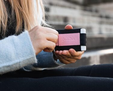 Мінімалістичний гаманець Jaimie Jacobs Nano Boy Pocket з текстилю та рожевої зернистої шкіри, з ремінцем для карток, для чоловіків і жінок