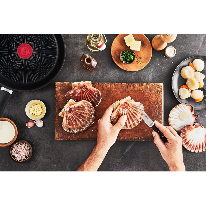 Сковорода Tefal Unlimited On 32 см індукційна з антипригарним покриттям Titanium, з індикатором нагріву Thermo-Signal, для всіх типів плит, чорна G25908