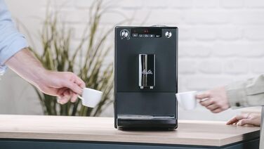 Melitta Solo - Fully Automatic Coffee Machine with Adjustable Spout, Small Coffee Machine with Removable Water Tank, suitable for e.g. Espresso or Café Crème, matte black Matte Black Single