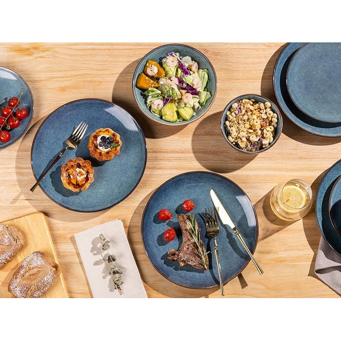 GBHOME Набір посуду з кераміки, 24 частини (12-ти та 24-ти місний), ручної роботи, реактивна глазур, тарілки та миски, стійкий до сколів та тріщин, придатний для миття в посудомийній машині та використання в мікрохвильовці, білий колір (Ceylon Blau)