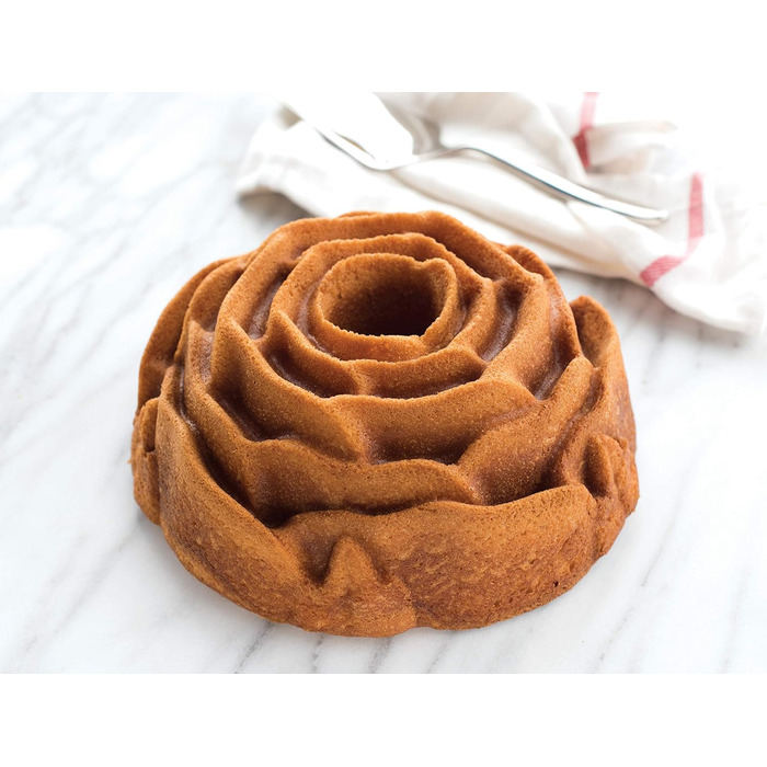 Форма для випічки Nordic Ware Rose Bundt, 10 порцій, карамель