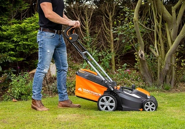 Акумуляторна газонокосарка Yard Force LMC40A 2x20V