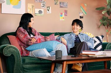 Портативна Bluetooth колонка Sony SRS-XB100 чорного кольору: волого- та пилозахист IP67, до 16 год роботи, ремінець для перенесення