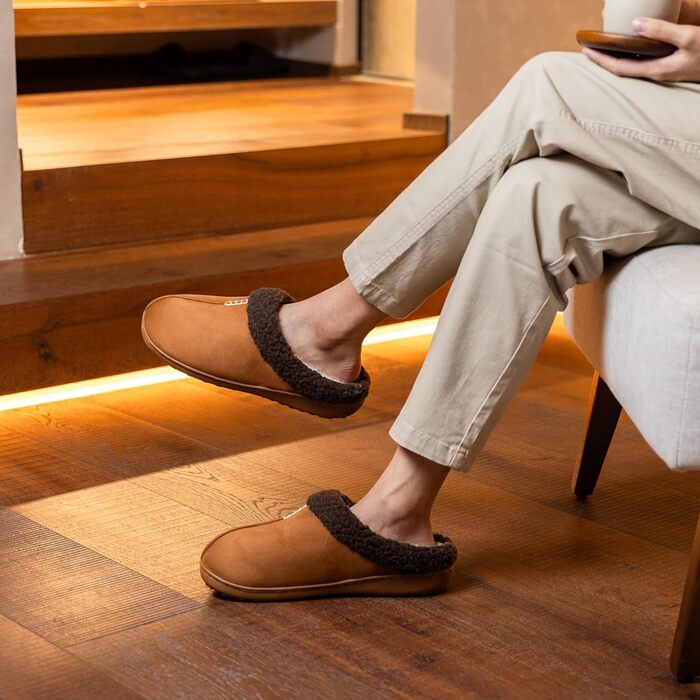 Чоловічі халапи з замші з меморі-піною, для дому та вулиці, теплі зимові халапи з антиковзкою підошвою, подарунок для чоловіка, тата (Колір: коричневий, розмір: 47/48 EU)