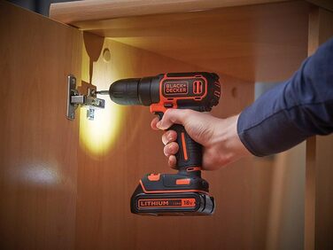 Акумуляторний дриль-шуруповерт BLACK+DECKER 18V з 2 акумуляторами 1.5Ah, швидкою зарядкою та 80 аксесуарами в кейсі