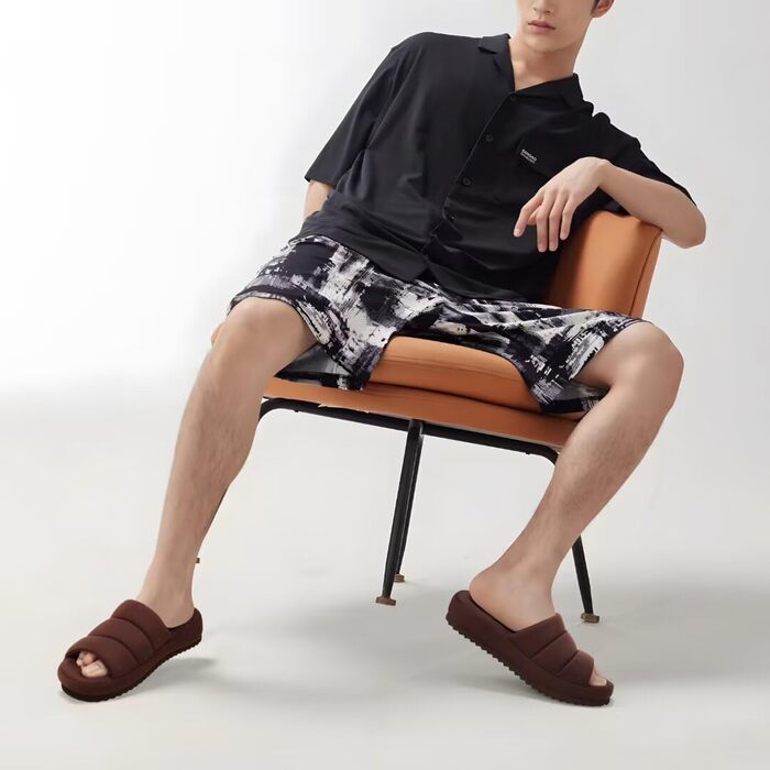 Чоловічі домашні тапочки KuaiLu, стильні, з м'якою устілкою з піною Memory Foam, з гумовою підошвою, коричневі, 44 EU