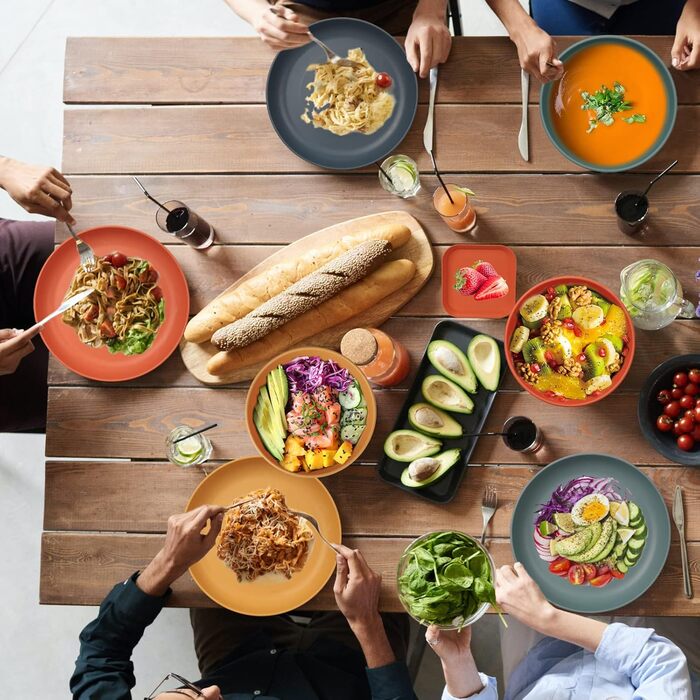 Набір посуду 48 шт. незламний, багаторазовий для кемпінгу, пікніка, барбекю. Пластиковий посуд: тарілки, миски, столові прибори. Яскравий колір.