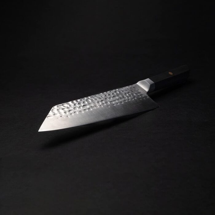 Японський кухонний ніж Santoku Bunka KOTAI 17 см з лезом із ультрагострої сталі 440C, ручне кування, з бамбуковою коробкою та футляром Saya