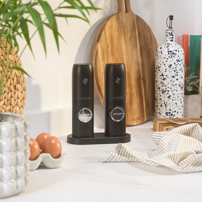Набір електричних мельниць для солі та перцю Salter - регульований ступінь помолу, прозорі вікна, кнопка, база для зберігання, USB-кабель, керамічний механізм, підсвічувана база
