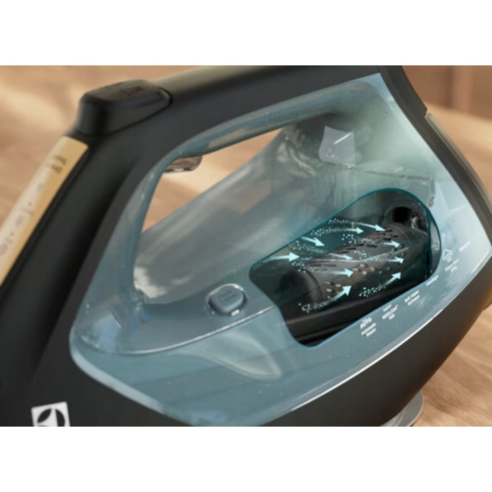 Парова праска Electrolux Renew 800 E8SI2-8OG з підсвічуванням, 250 г/хв