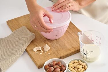 Emsa K32517 Prep&Bake Plastic Mixing Bowl 1.7 L | with a preserving lid for refrigerator storage | non-slip base | perfect stability when mixing | dishwasher safe | Pink