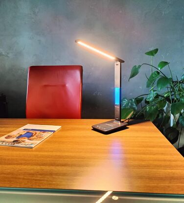LED-лампа Blaupunkt на стіл з бездротовим зарядним пристроєм, USB-порт, регулювання яскравості, 5 кольорів, регульований кріплення, для офісу та читання, LCD-дисплей (годинник, календар, термометр), чорний