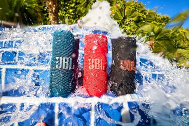 JBL Grip: Портативна Bluetooth колонка, рожева. AI Sound Boost, IP68, до 14 год. відтворення