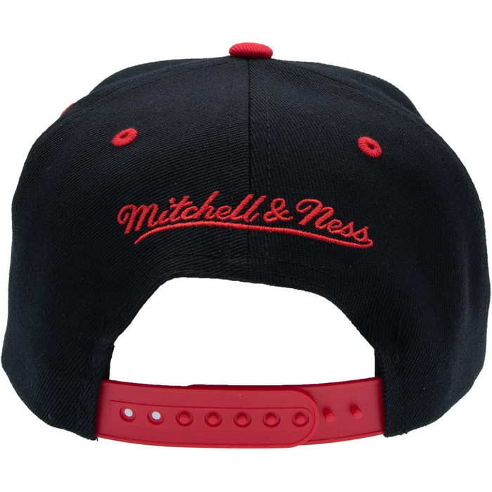 Кепка Mitchell & Ness NBA HWC Snapback чорно-червона, універсальний розмір