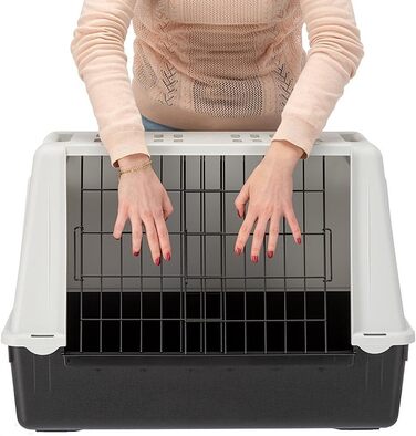 Переноска для собак Ferplast ATLAS CAR MINI для автомобіля з вентиляційними решітками та дренажним килимком, розмір 72x41x51 см