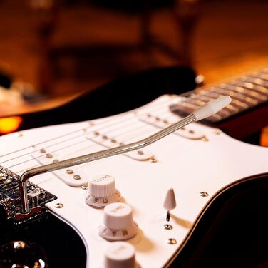 Електрогітара Max GigKit Strat Style 4/4 з підсилювачем 40W, аксесуарами та чохлом, чорна