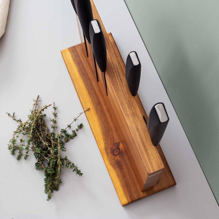 Personalized Magnetic Knife Block from Acacia Wood - Without Knives - 32 x 25 x 10.5 cm - Stable Base - Individual Design - Gift for Birthday, Mother's Day, Housewarming - Wooden Knife Holder (Secret Ingredient)
