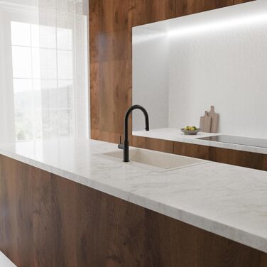 Кухонний змішувач SCHÜTTE 79562 Blackpool з висувною лійкою, поворотний на 360°, з однорідним змішувачем, чорний