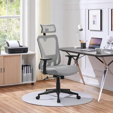 Крісло офісне Yaheetech ергономічне з регульованою підголівником, підлокітниками та поперековою підтримкою, поворотне, з можливістю нахилу 90°-130°, регульоване по висоті (світло-сірий)