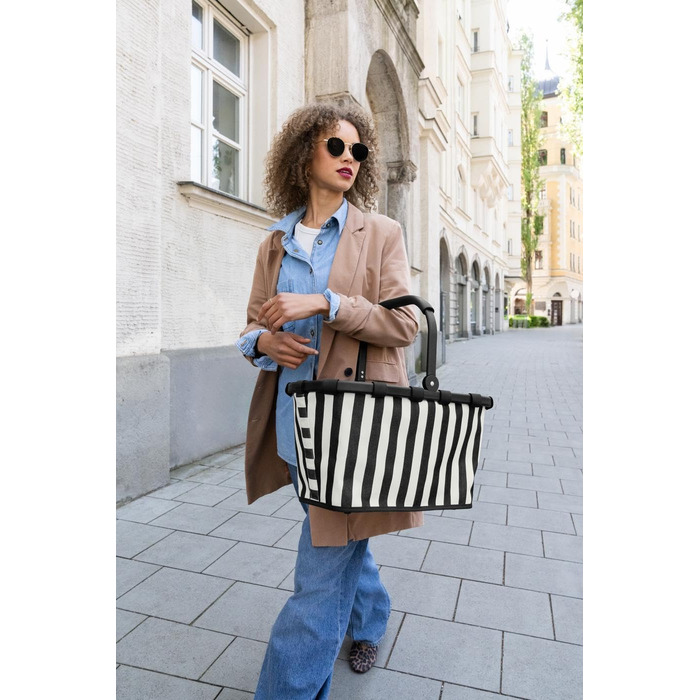 Сумка-шопер Reisenthel Carry Bag – чорний (Summerstripes Black) з великим об'ємом та зручною внутрішньою кишенею