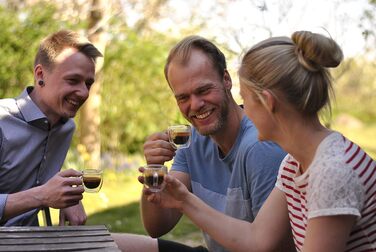 Набір еспресо-чашок Zobel 80мл (4 шт.) з подвійними стінками, з ручками з боросилікатного скла, з фетровими підставками, придатні для миття в посудомийній машині та термостійкі, ефект 