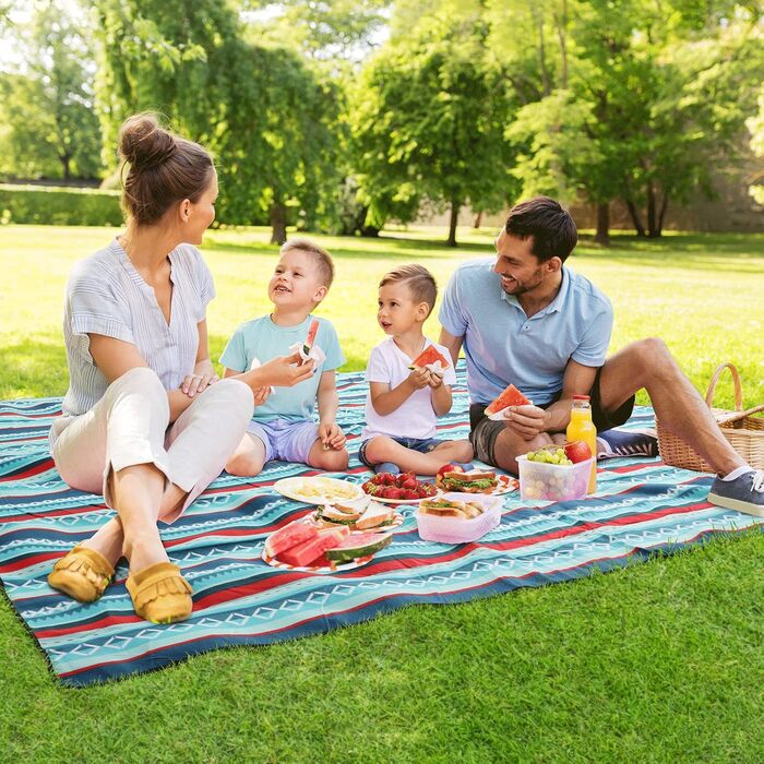 LIFERUN Outdoor Picnic Blanket, 300x300cm, with waterproof backing, Waterproof Picnic Blanket with Carrying Handle, for Camping, Picnic, Hiking, BBQ, Travel Camping Blanket, Green Striped