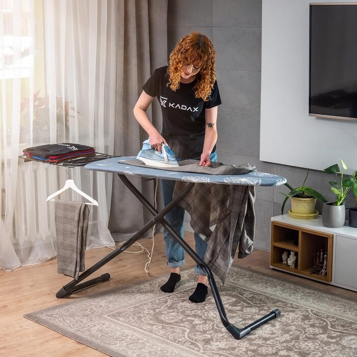 Прасувальна дошка KADAX з висувною полицею, 120x42 см, регульована висота, антиковзні ніжки (Зелений/Темно-синій)