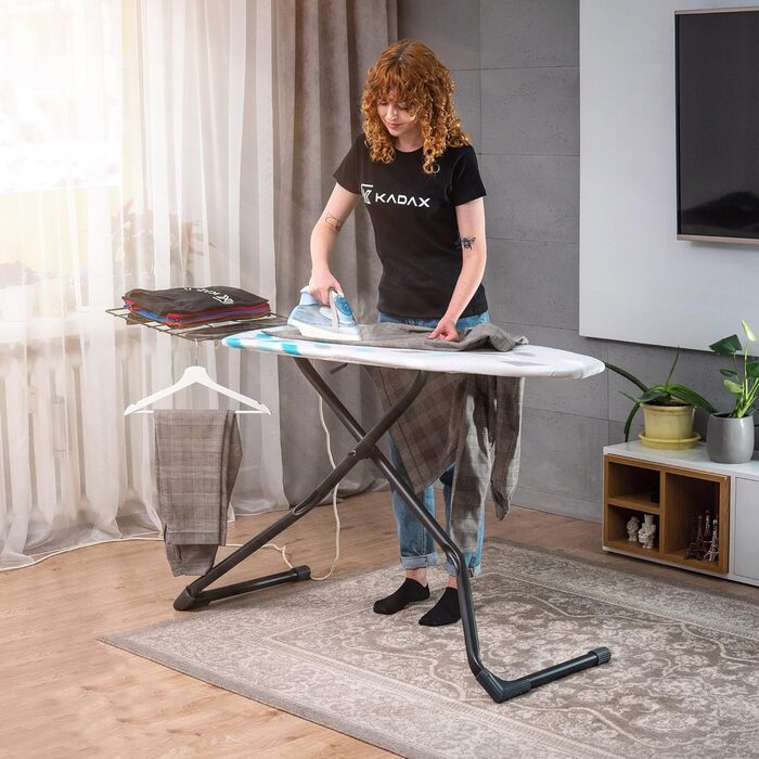 Прасувальна дошка KADAX з висувною полицею, 120x42 см, регульована висота, антиковзні ніжки (Зелений/Блакитний)