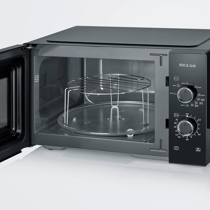 Мікрохвильова піч Severin 2-в-1 з грилем, 20 л, чорна, MW 7762. Плоский скляний стіл, 2 рівні, велика площа, для прямокутного посуду, легке очищення