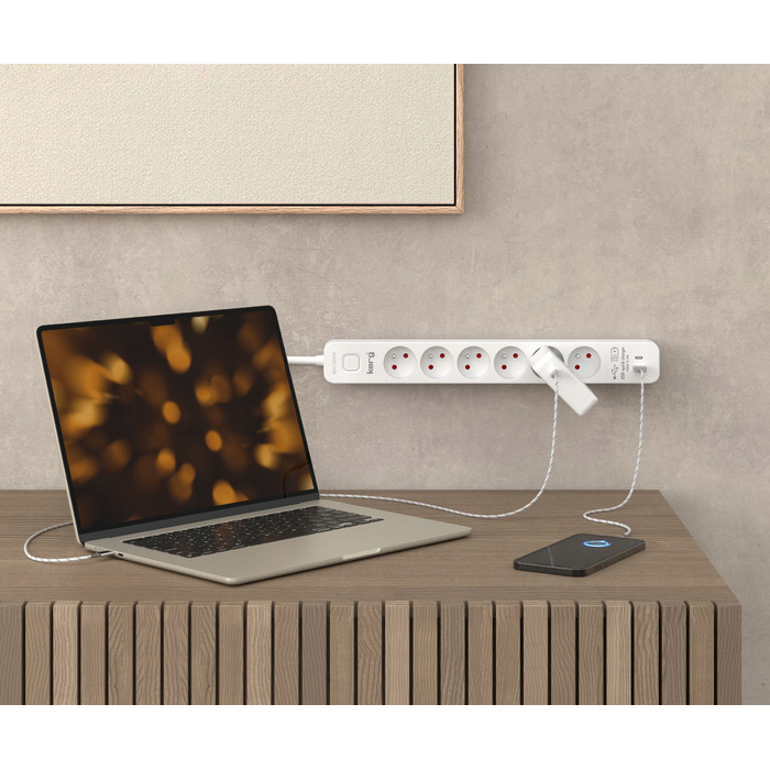 Мережевий фільтр KERG M02601: 6 розеток, 1.5 м, 16 А, USB-C та USB-A