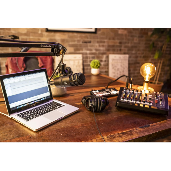 Мікрофон Audio-Technica AT2040 для подкастів з кардіоїдною діаграмою спрямованості, чорний