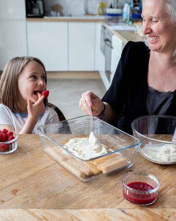 Pyrex® - Cook & Freeze – 4 Glass Containers with Airtight Lid (0.8 l, 1.5 l, 2.6 l, 4 l) – specially designed for freezing – BPA-free
