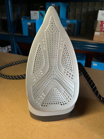 Парова станція Rowenta Compact Steam Pro DG7644, 2200 Вт, 1,1 л, НОВА