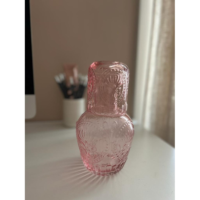 Vintage Glass Carafe with Lid & Matching Drinking Glass – 750 ml Capacity – Elegant Glass Jug for Water, Juice, or Wine – Stylish Home Decor for Kitchen or Dining Room (Pink)