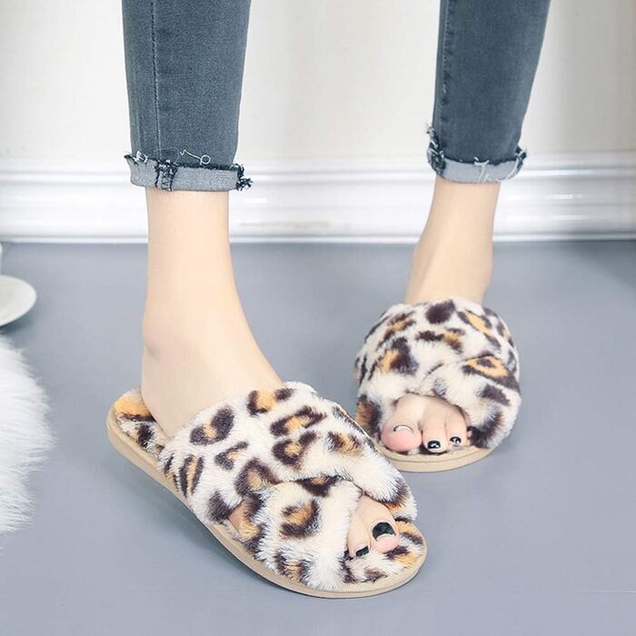 Тапочки жіночі зимові з плюшу, теплі, з неслизькою підошвою, зручні, пухнасті, білі (37/38 EU, Бежевий леопардовий)