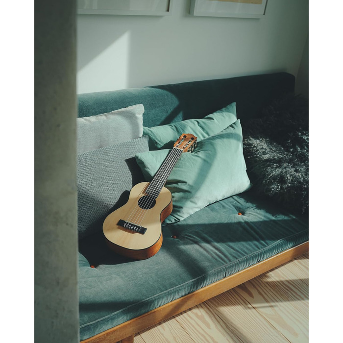 Гіталеле Yamaha GL1 з сумкою - гібрид гітари та укулеле (70 см, 6 струн)