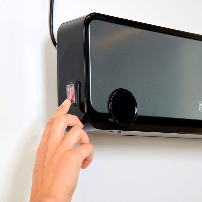 Керамічний нагрівач для ванної кімнати Black+Decker BXWSH2000E з цифровим термостатом, програмуванням, пультом ДУ та LED-дисплеєм (2000W)