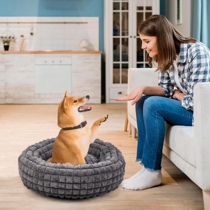 Кішечкове ліжко XIAPIA з м'якого плюшу 58x20 см, зручне та тепле місце для відпочинку котів та маленьких собак, ортопедичне ліжко з неслизьким дном, сірий колір