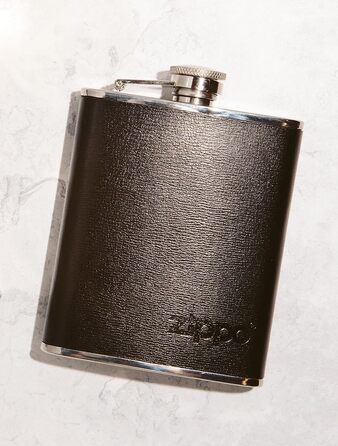Фляга Zippo з нержавіючої сталі в шкіряному чохлі, 177 мл, колір мокко — ідеальна для походів та активного відпочинку