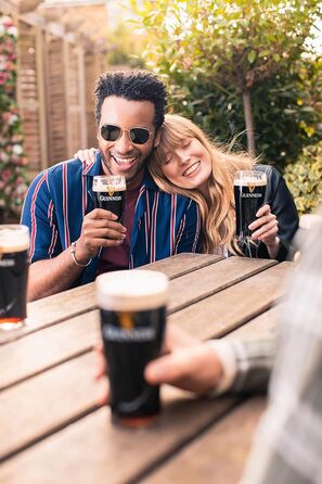 Набір з двох келихів Guinness з логотипом та дизайном арфи, 568 мл