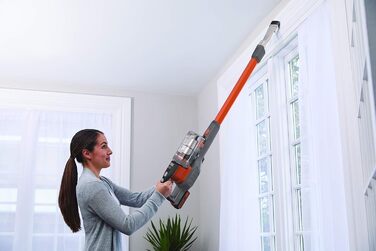 Бездротовий акумуляторний пилосос Black+Decker 4в1 BHFEV182C (18V, 2.0Ah) з електрощіткою, для підлоги та ручного використання, з насадкою для щілин, акумулятор та зарядний пристрій в комплекті