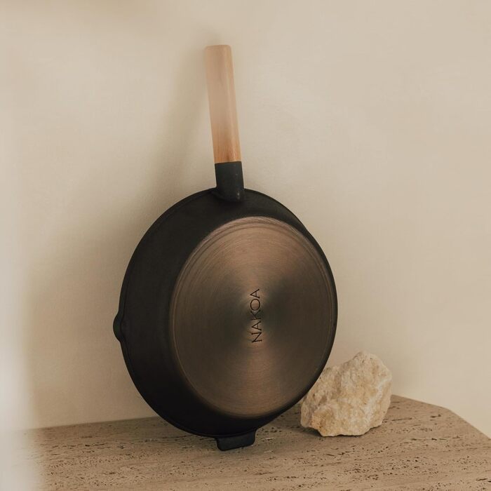 NAKOA Premium Polished Cast Iron Skillet - 28cm | Induction & All Stovetops | Durable & Versatile Cast Iron Pan for Chefs & Home Cooks